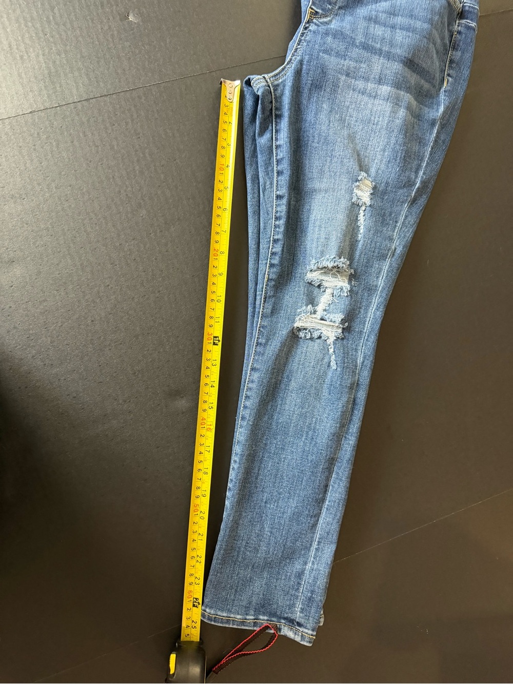 New York & Company Light Blue Distressed Women’s Jeggings